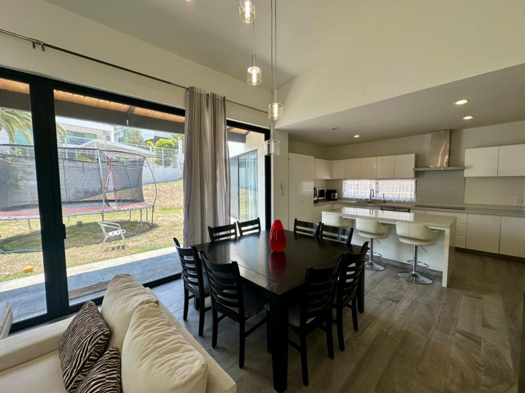 Galería de Las Cañadas Casa en Venta de Una Sola Planta en Coto Abedules