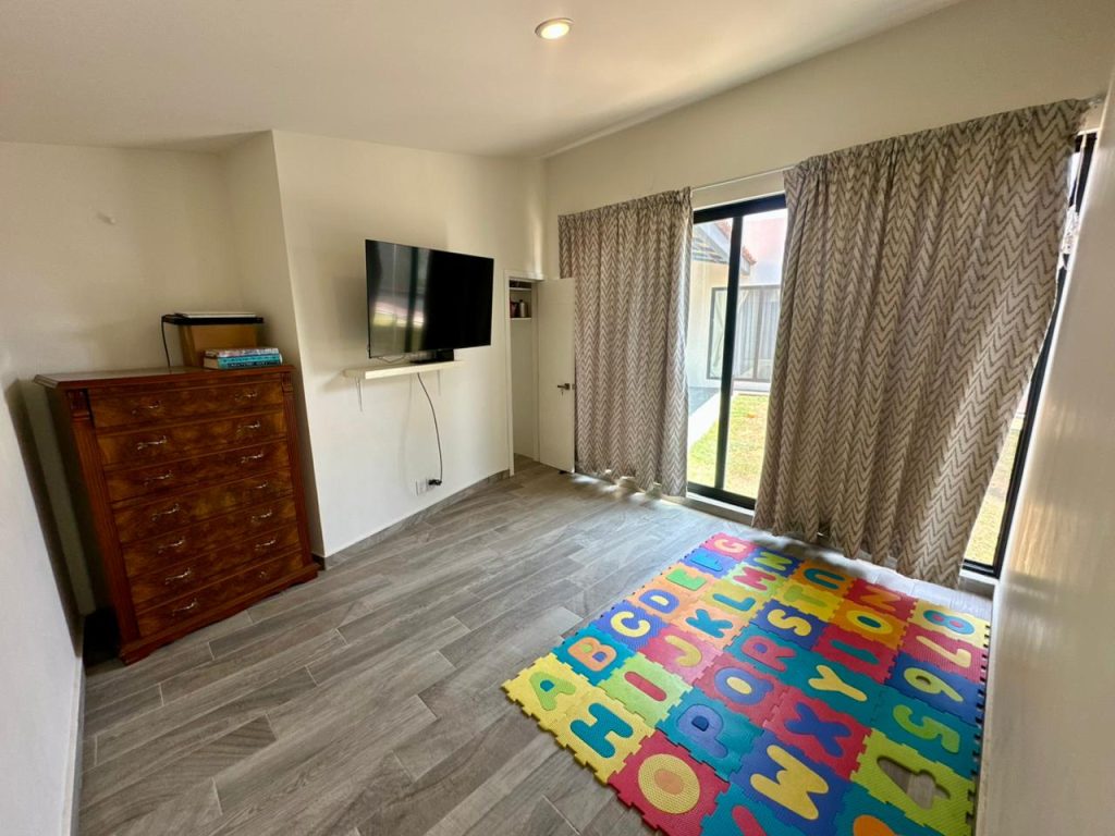 Galería de Las Cañadas Casa en Venta de Una Sola Planta en Coto Abedules