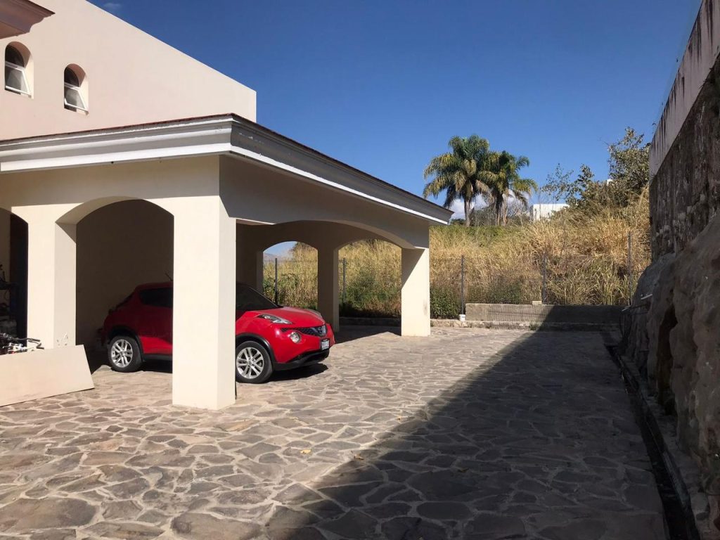 Galería de LAS CAÑADAS CASA EN VENTA DE UNA PLANTA* CON VISTA ESPECTACULAR