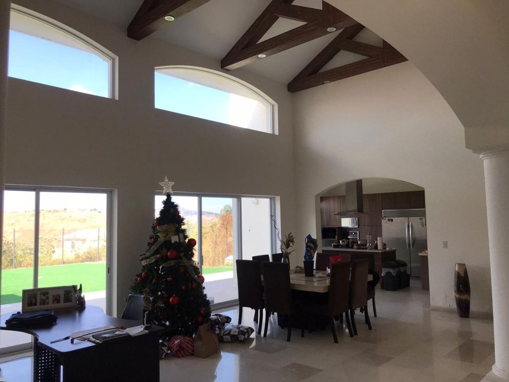 Galería de LAS CAÑADAS CASA EN VENTA DE UNA PLANTA* CON VISTA ESPECTACULAR
