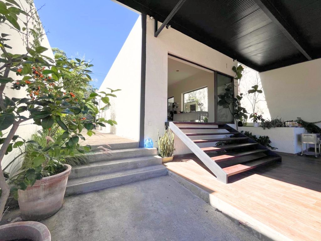 Galería de Las Cañadas Casa en Venta con Espectacular Vista y Alberca