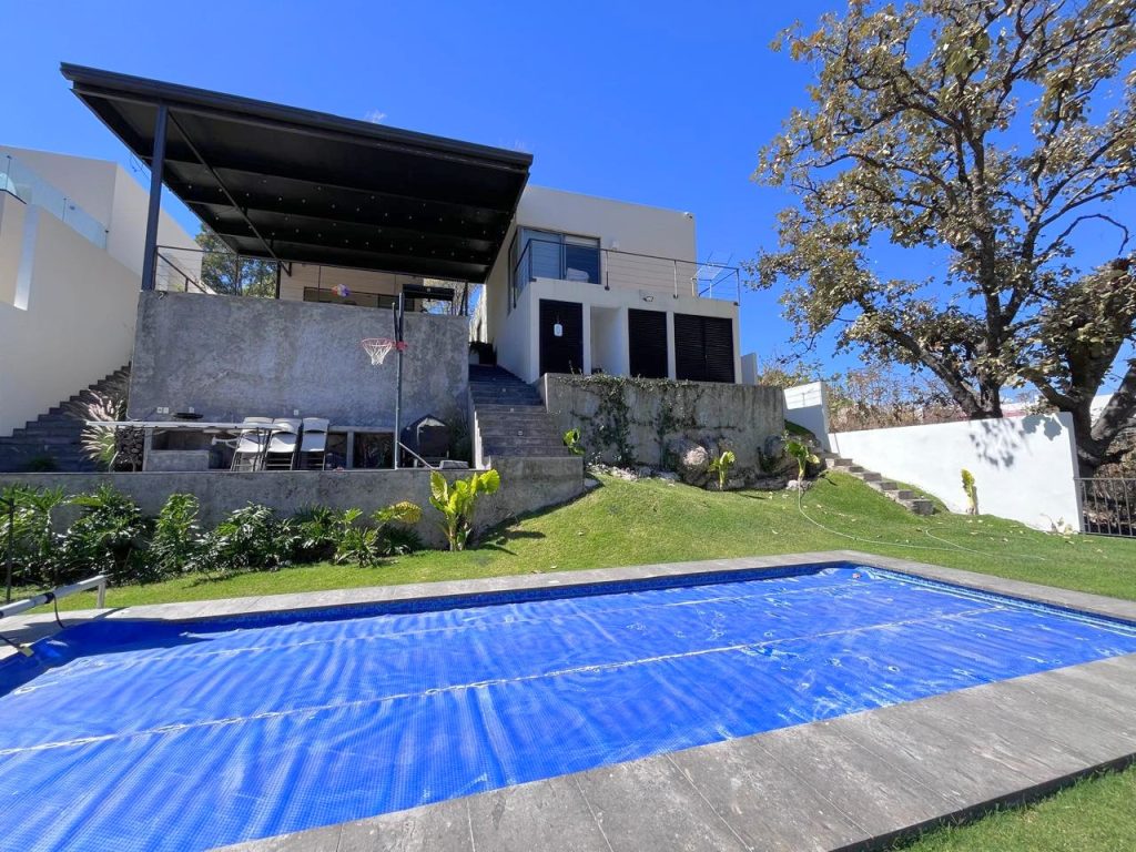 Galería de Las Cañadas Casa en Venta con Espectacular Vista y Alberca