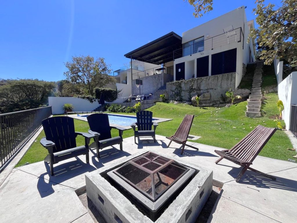Galería de Las Cañadas Casa en Venta con Espectacular Vista y Alberca