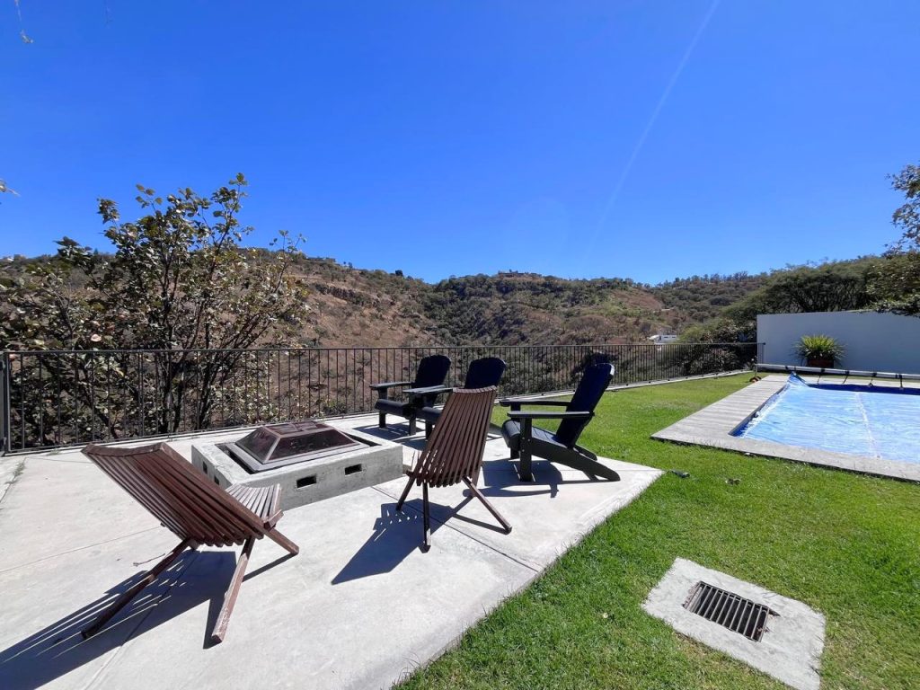 Galería de Las Cañadas Casa en Venta con Espectacular Vista y Alberca