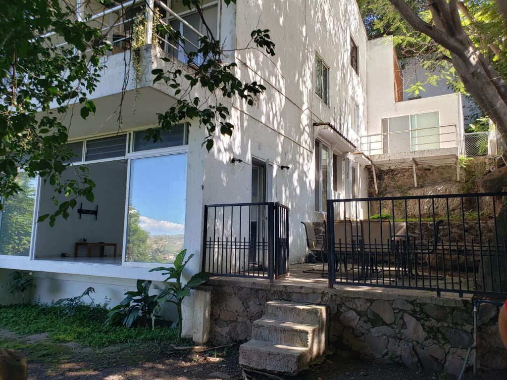 Galería de Las Cañadas Departamento en Renta Amueblado con Terraza, Jardín y Bonita Vista