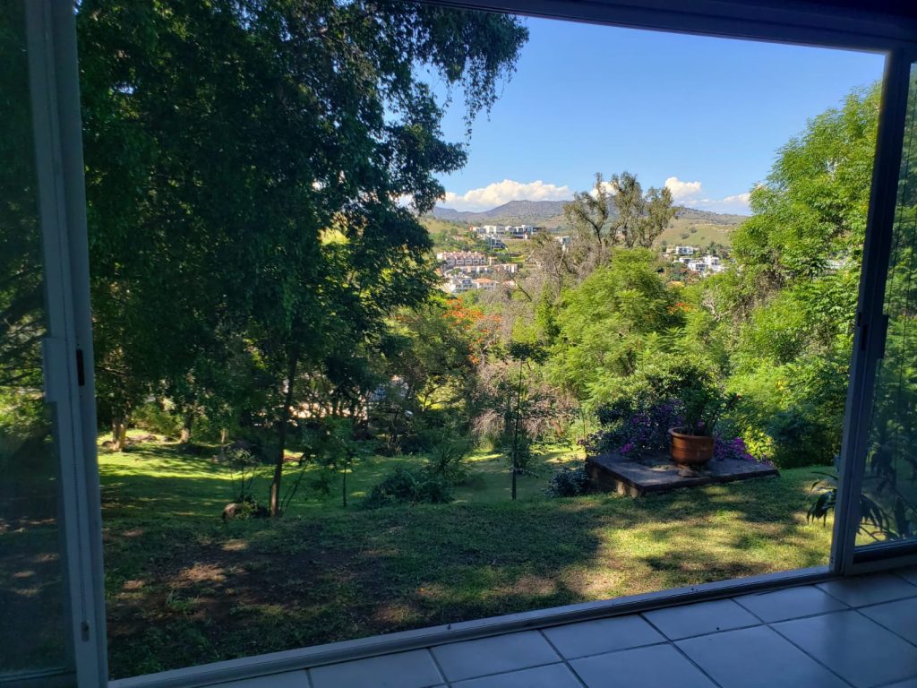 Galería de Las Cañadas Departamento en Renta Amueblado con Terraza, Jardín y Bonita Vista