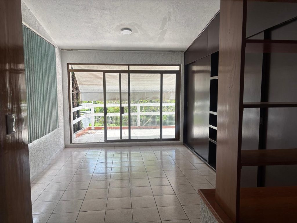 Galería de Las Cañadas Casa en Renta en Coto Privado Con Alberca y Excelente Ubicación