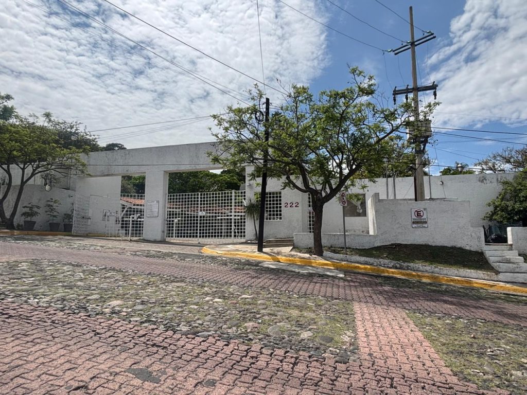 Galería de Las Cañadas Casa en Renta en Coto Privado Con Alberca y Excelente Ubicación