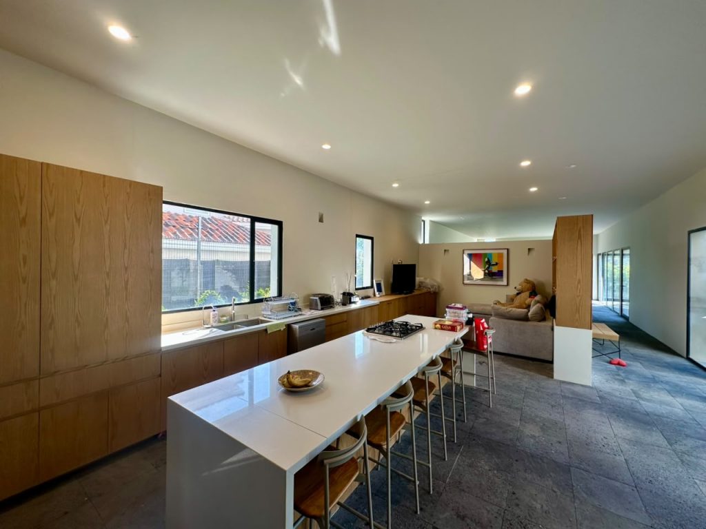 Galería de LAS CAÑADAS CASA EN VENTA NUEVA MODERNISTA CON VISTA AL CAMPO DE GOLF
