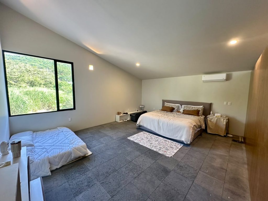 Galería de LAS CAÑADAS CASA EN VENTA NUEVA MODERNISTA CON VISTA AL CAMPO DE GOLF