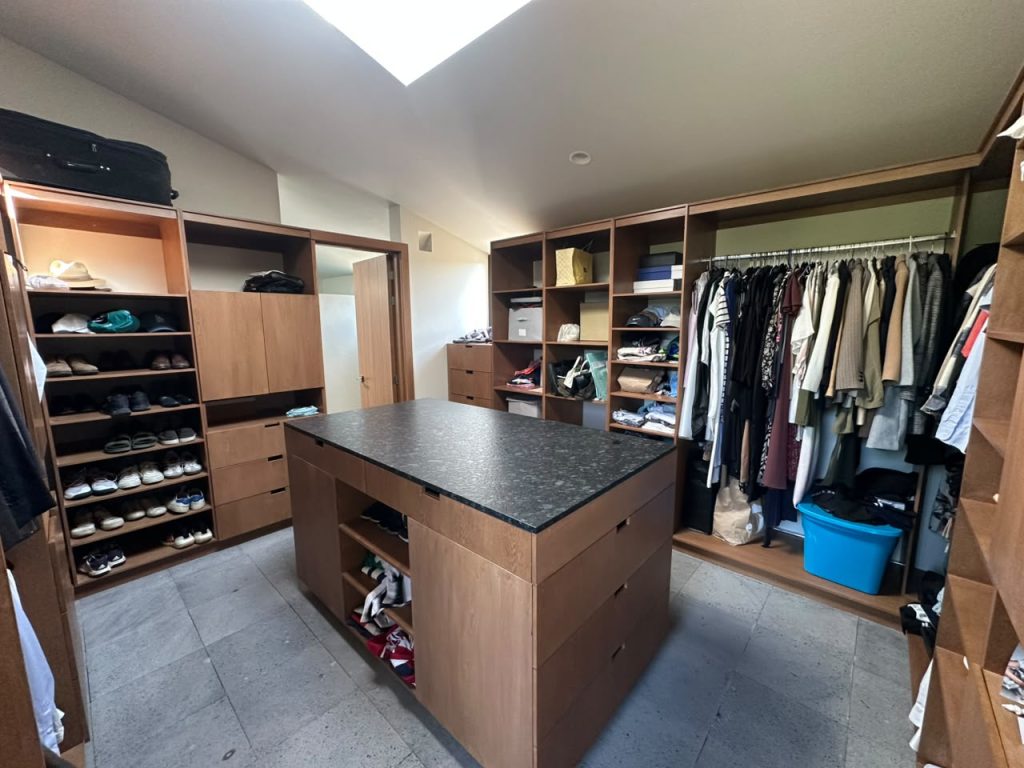 Galería de LAS CAÑADAS CASA EN VENTA NUEVA MODERNISTA CON VISTA AL CAMPO DE GOLF