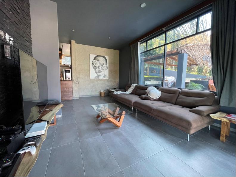 Galería de LAS CAÑADAS CASA EN VENTA CON INCREIBLE VISTA, ALBERCA Y PALAPA