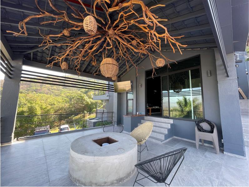 Galería de LAS CAÑADAS CASA EN VENTA CON INCREIBLE VISTA, ALBERCA Y PALAPA