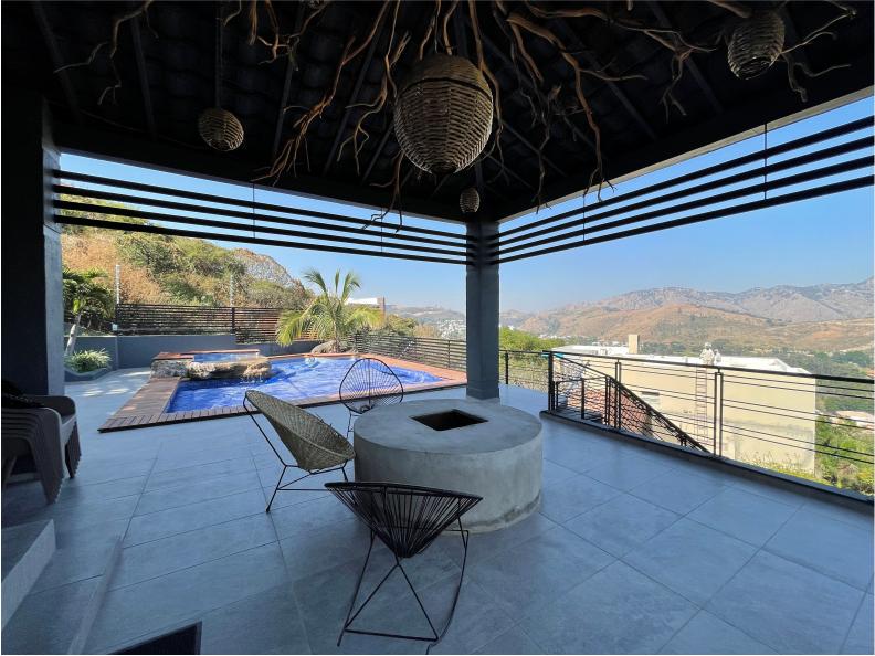 Galería de LAS CAÑADAS CASA EN VENTA CON INCREIBLE VISTA, ALBERCA Y PALAPA