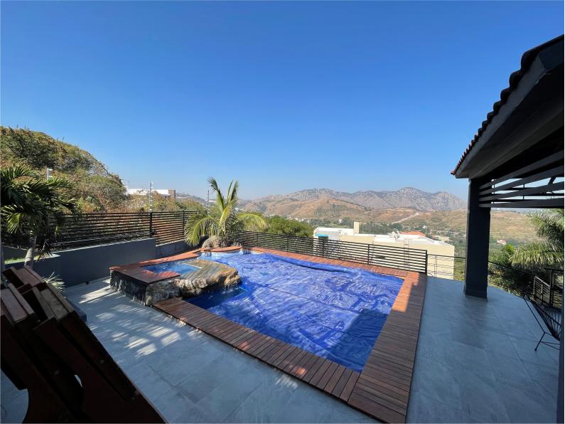 Galería de LAS CAÑADAS CASA EN VENTA CON INCREIBLE VISTA, ALBERCA Y PALAPA