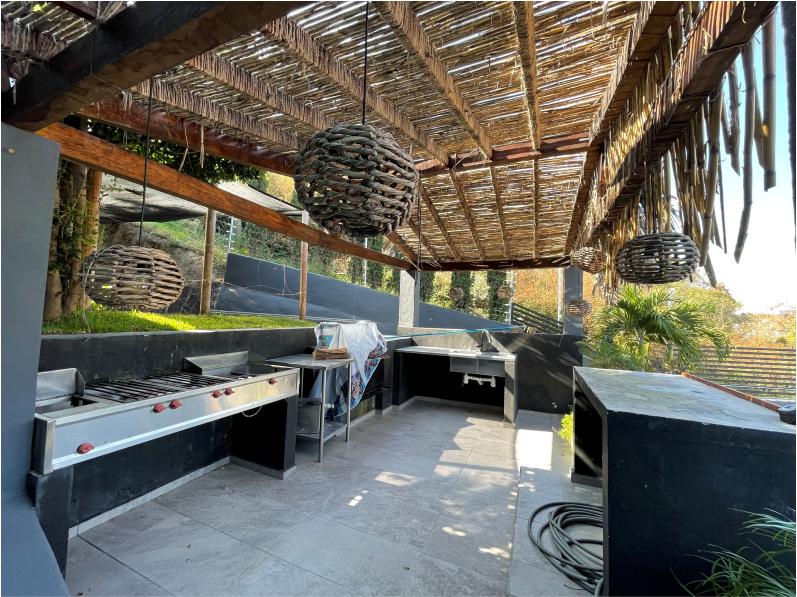Galería de LAS CAÑADAS CASA EN VENTA CON INCREIBLE VISTA, ALBERCA Y PALAPA