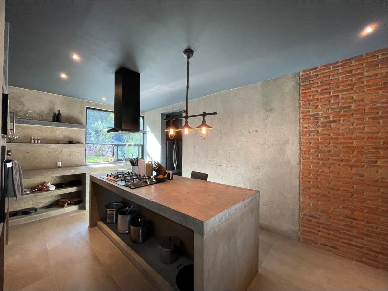 Galería de LAS CAÑADAS CASA EN VENTA CON INCREIBLE VISTA, ALBERCA Y PALAPA