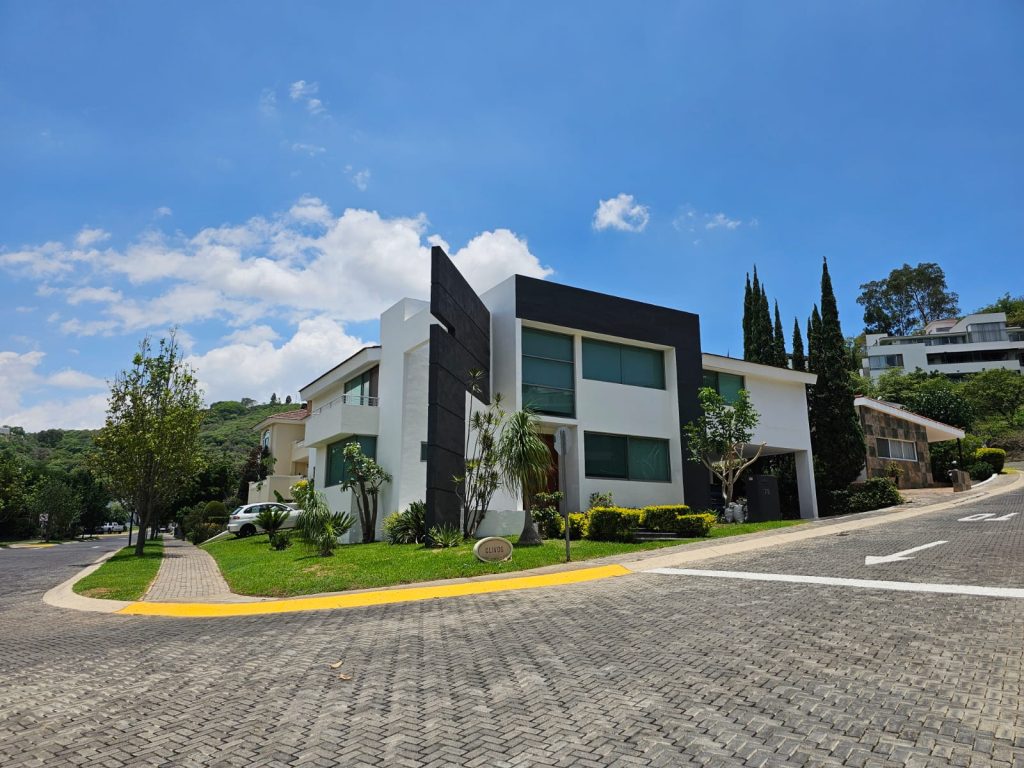 Galería de Las Cañadas Casa en Venta en Coto La Pradera con Elevador