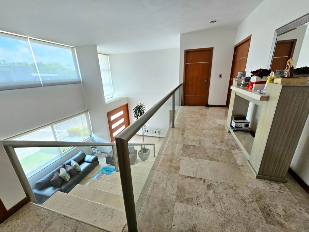 Galería de Las Cañadas Casa en Venta en Coto La Pradera con Elevador