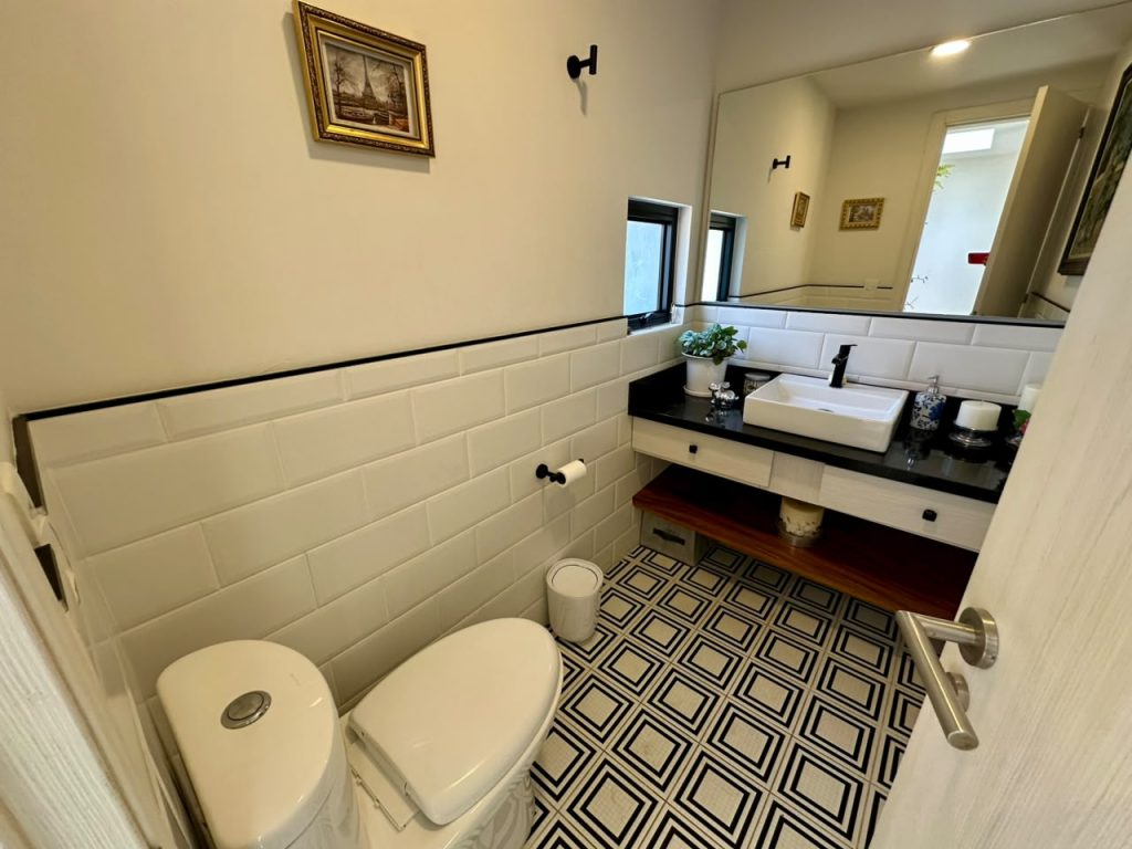 Galería de Las Cañadas La Reserva Casa en Venta con Patio Interno y Jardín Amplio
