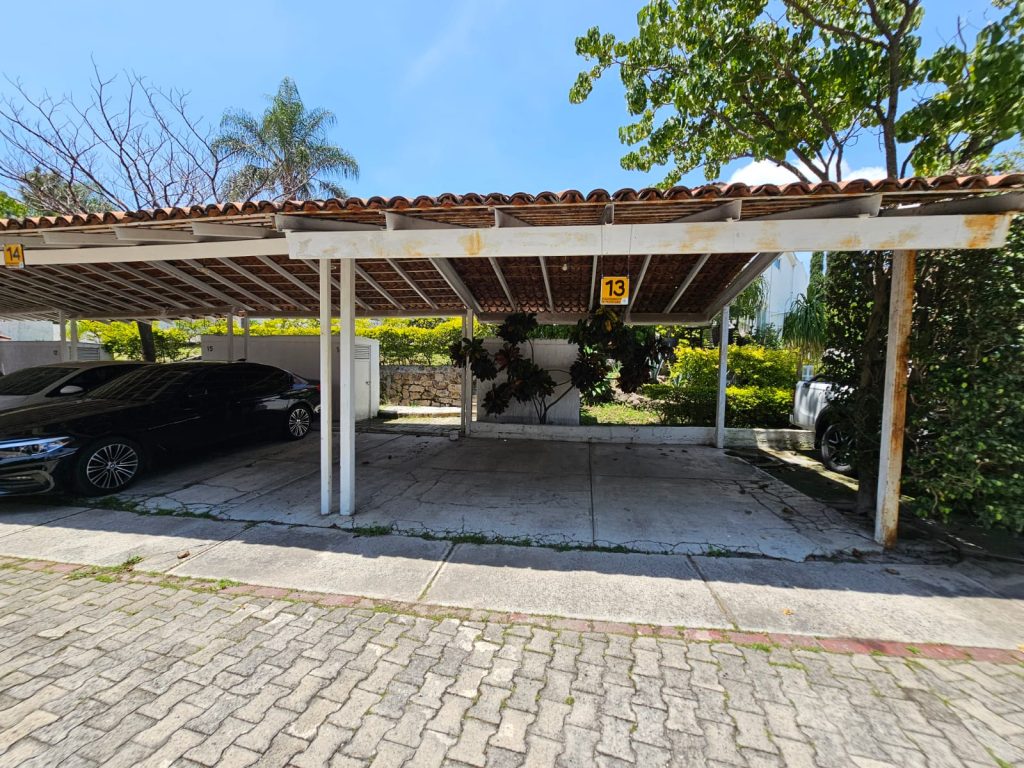 Galería de Las Cañadas Casa en Renta en Coto Privado Con Alberca y Excelente Ubicación