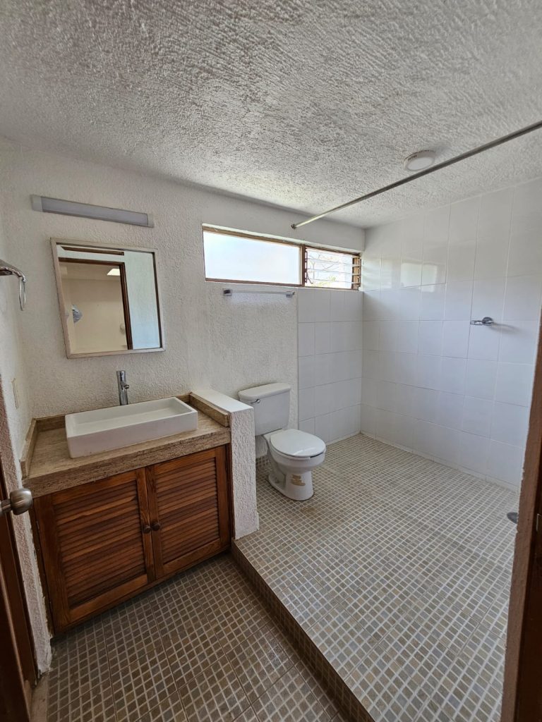 Galería de Las Cañadas Casa en Renta en Coto Privado Con Alberca y Excelente Ubicación