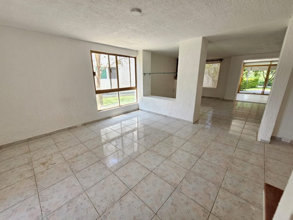 Galería de Las Cañadas Casa en Renta en Coto Privado Con Alberca y Excelente Ubicación