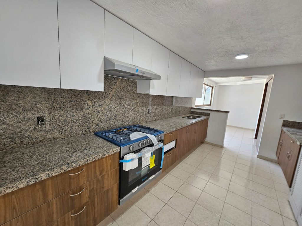Galería de Las Cañadas Casa en Renta en Coto Privado Con Alberca y Excelente Ubicación