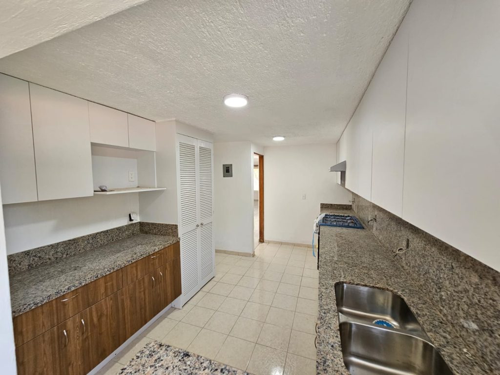 Galería de Las Cañadas Casa en Renta en Coto Privado Con Alberca y Excelente Ubicación