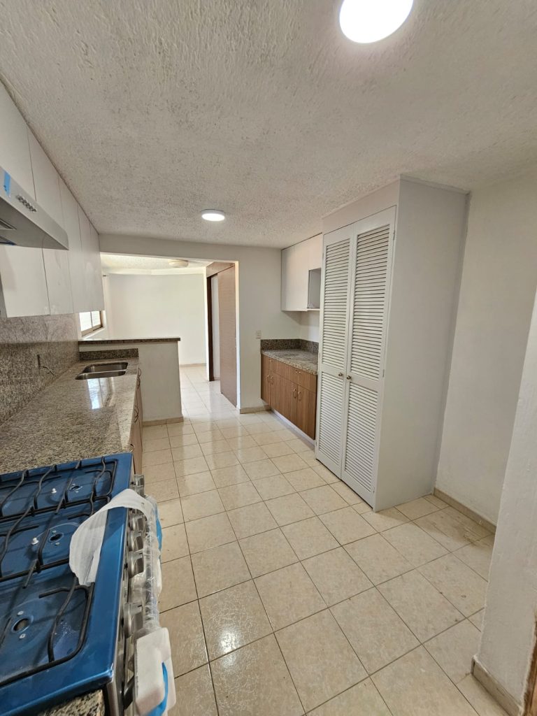 Galería de Las Cañadas Casa en Renta en Coto Privado Con Alberca y Excelente Ubicación