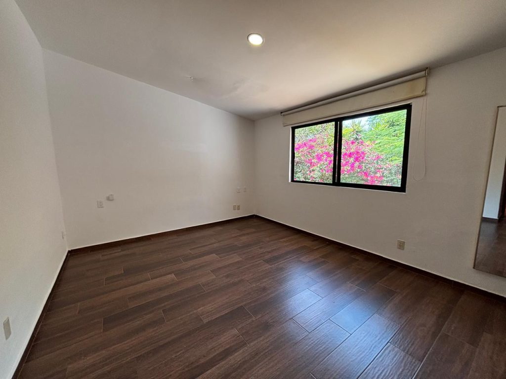 Galería de Las Cañadas Casa en Venta Una Planta con 4 Habitaciones Cerca de Colegio Aleman