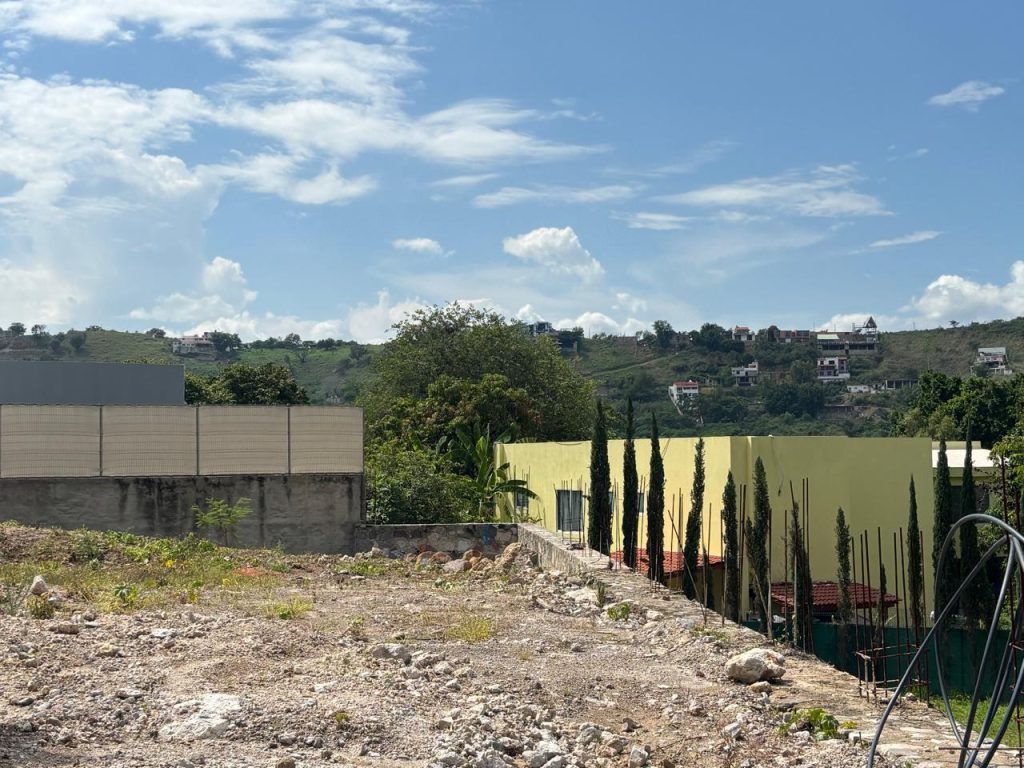 Galería de LAS CAÑADAS ÚNICOS 4 LOTES EN VENTA PLANOS EN COTO PRIVADO