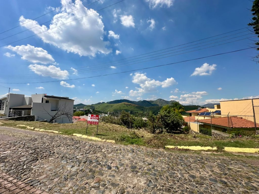 Galería de LAS CAÑADAS LOTE TOTALMENTE APROVECHABLE CON HERMOSA VISTA