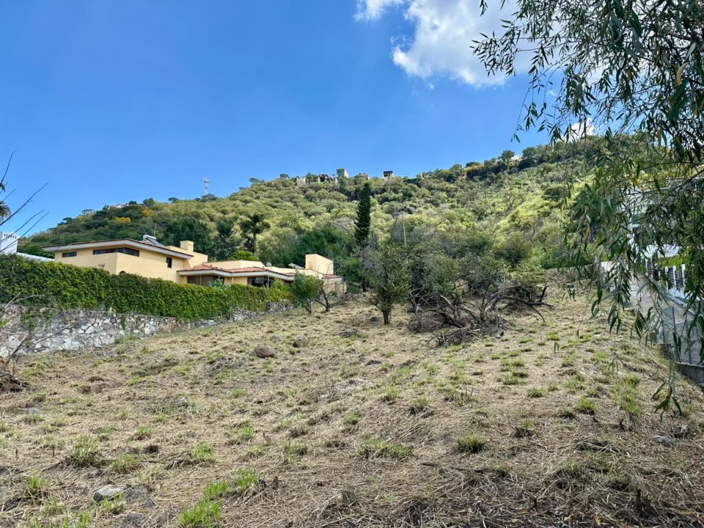 Galería de LAS CAÑADAS LOTE TOTALMENTE APROVECHABLE CON HERMOSA VISTA